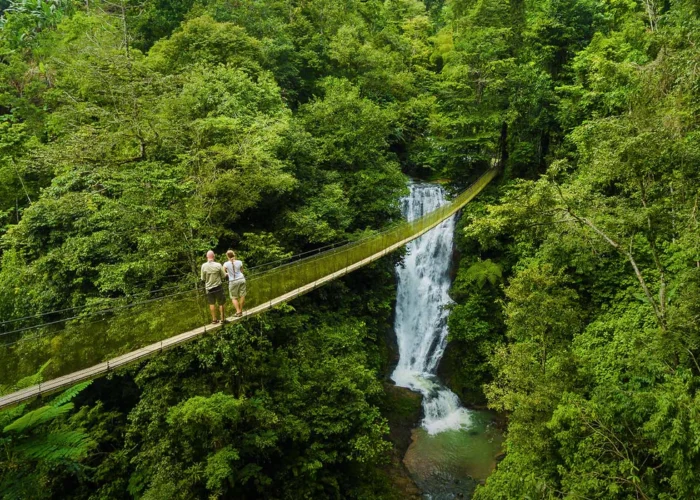 Arenas del Mar suspension bridge Arenas del Mar suspension bridge