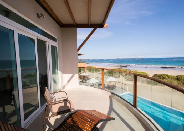 Galapagos Iguana Crossing balcony