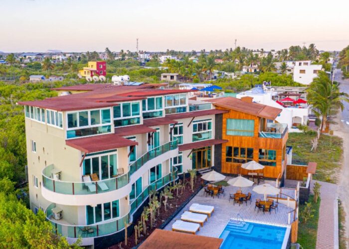 Galapagos Iguana Crossing exterior