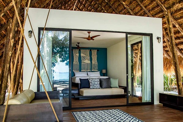 Panama Isla Palenque front