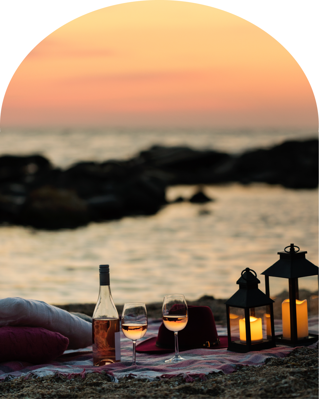 Romantic beach picnic arch