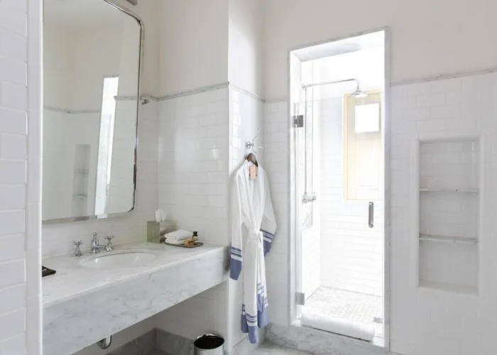 pan-ath_5 Panama City American Trade Hotel bathroom